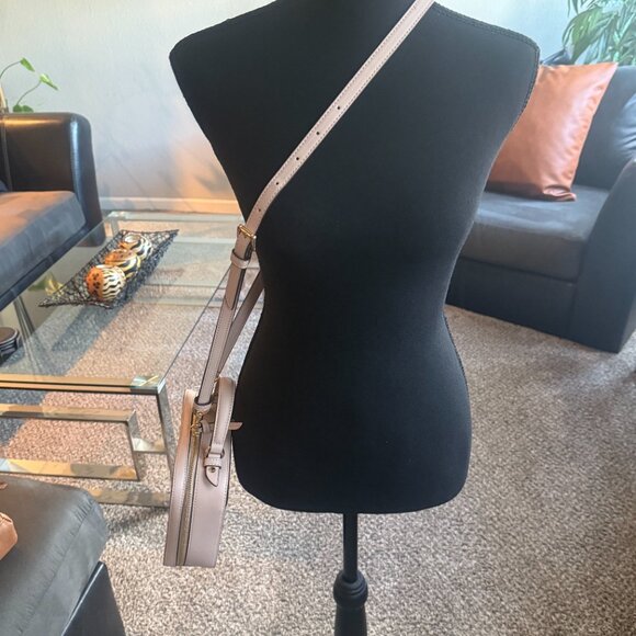 Michael Kors Small Crossbody 🔥 - Picture 3 of 7